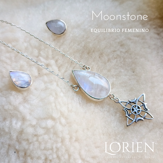 "Moonlight" set with witch's knot, in 925 silver