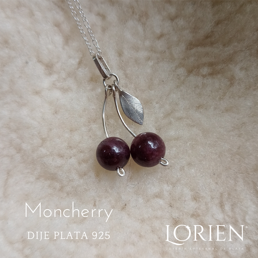 "MonCherry" pendant in 925 silver and garnet