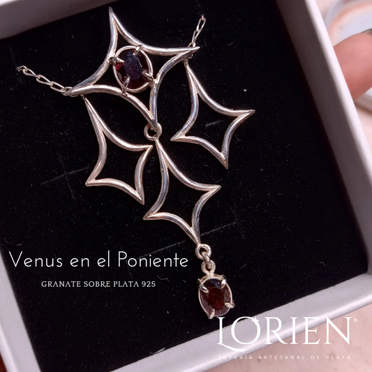 Collar "Venus en el Poniente" Granates sobre plata 925