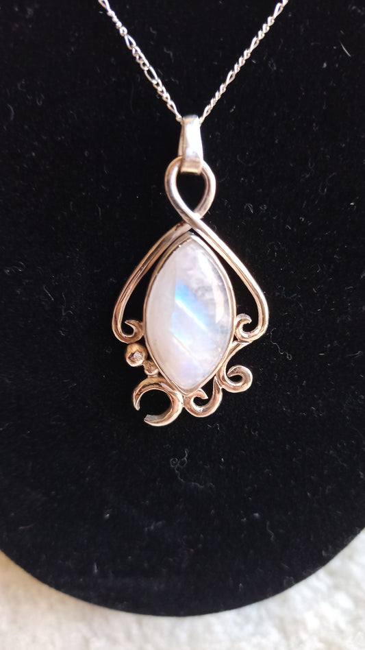 "Moonlight Deluxe" Necklace with Moonstone and 925 Silver