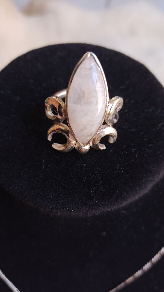 Anillo "Moonlight Deluxe" Con piedra de luna y plata 925